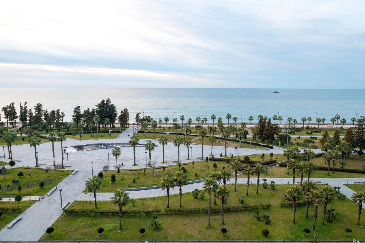 White Sails Residential Hotel Batumi Exterior foto